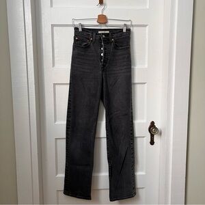 Black Levi’s Ribcage Jeans